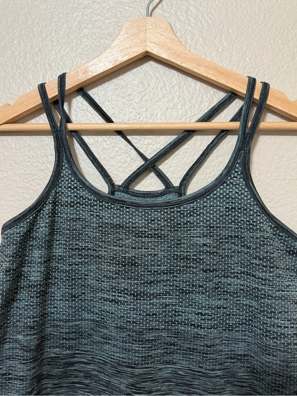 Nike Women's Black/Green Heathered Strappy Tank Top Dri-fit Gym Outdoors
